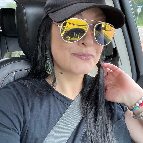 3 SySters Luxe Posher Nicole LaRae - Picture 7 of 7